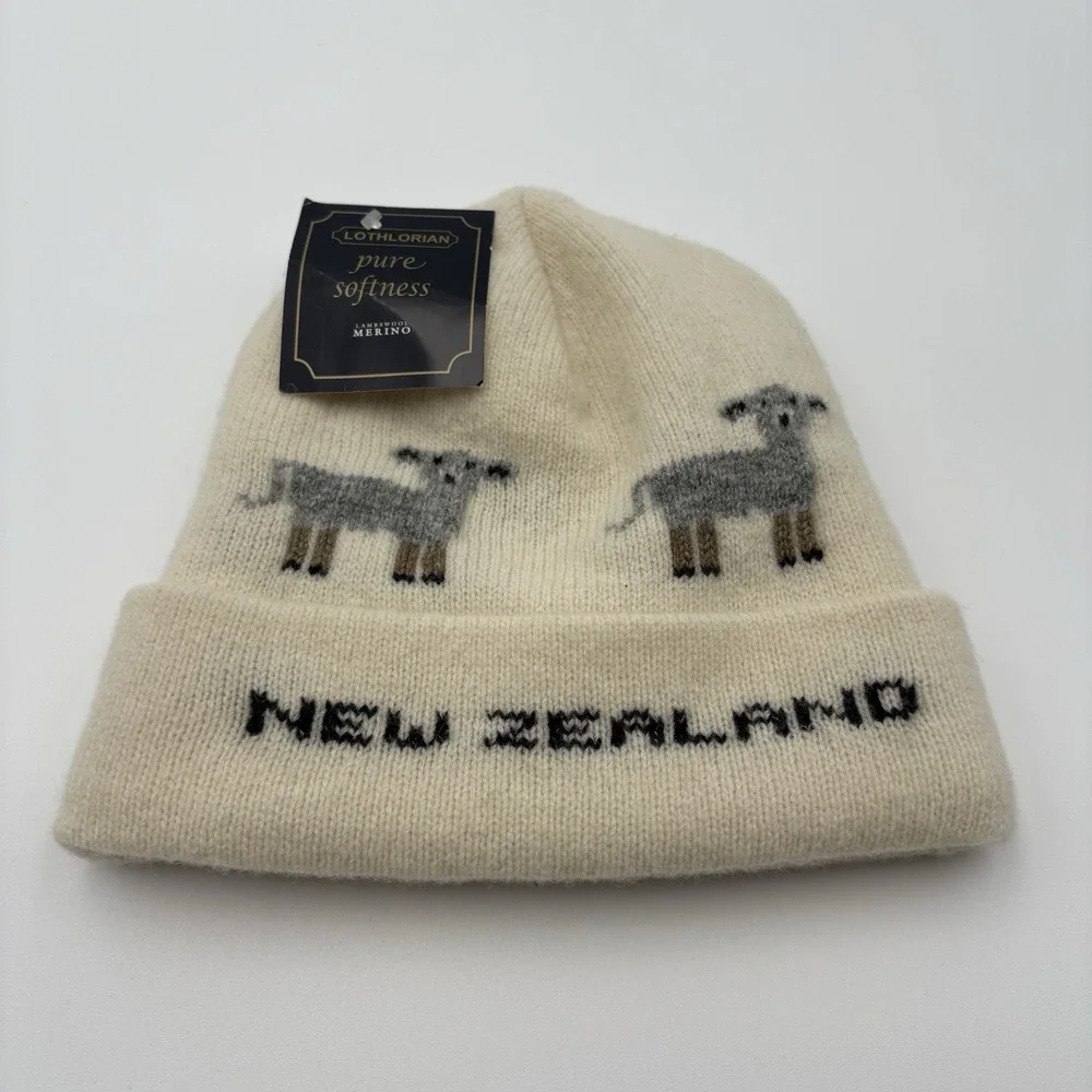 Lothlorian New Zealand Sheep Beanie Hat NWT Merino Lambswool White Knit